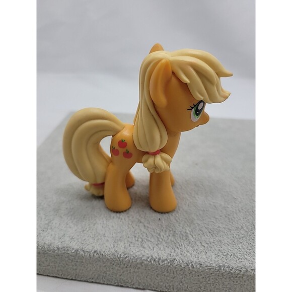 My Little Pony MLP FiM Applejack Figure G4 PVC 3" 2010 - Picture 1 of 15